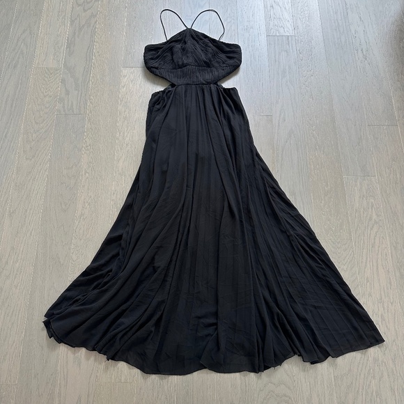 AMUR Janet Halterneck Cutout Pleated Gown Cut Out Black Maxi Dress Halter Sz 10 - Picture 2 of 9